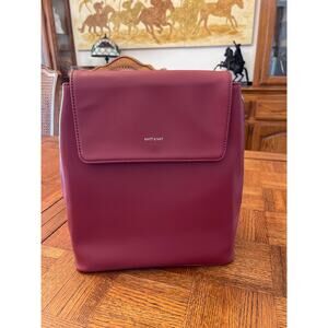 Matt & Nat Vegan Handbag & Backpack in one.